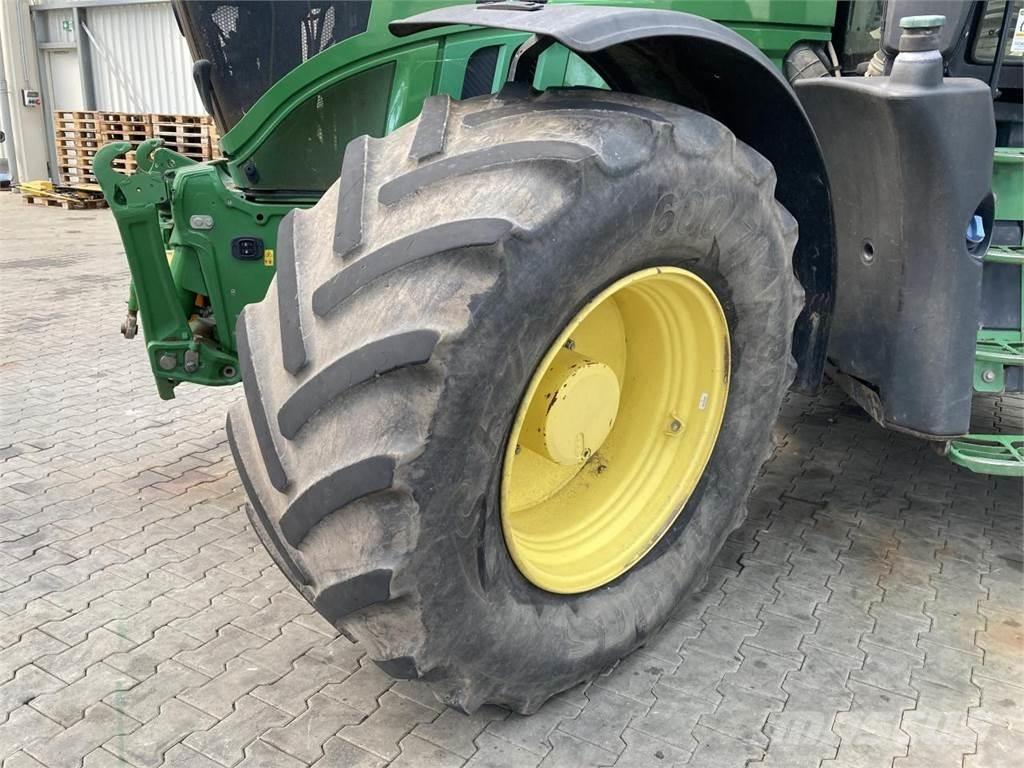 John Deere 6230R Τρακτέρ