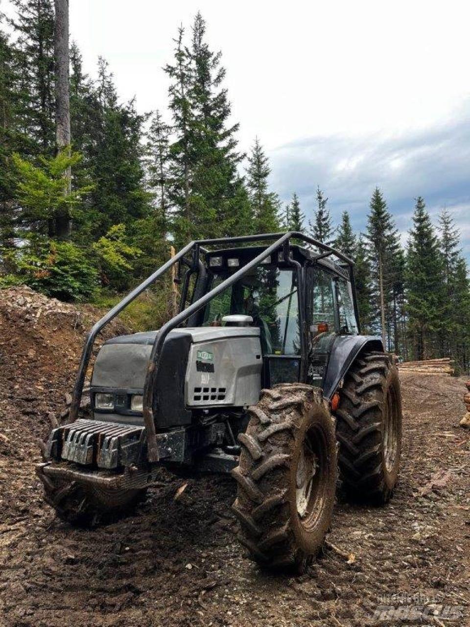 Valtra 6550 Τρακτέρ δασοπονίας