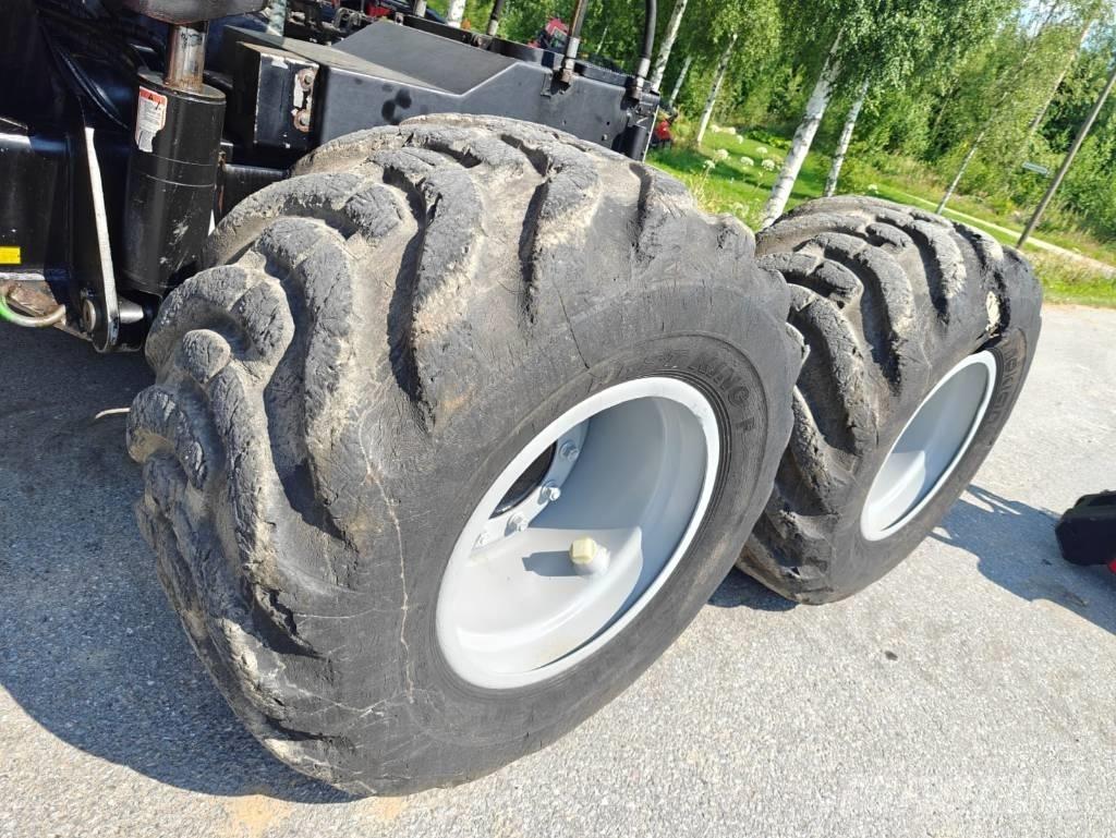 Komatsu 911.4 Θεριζοαλωνιστικές μηχανές