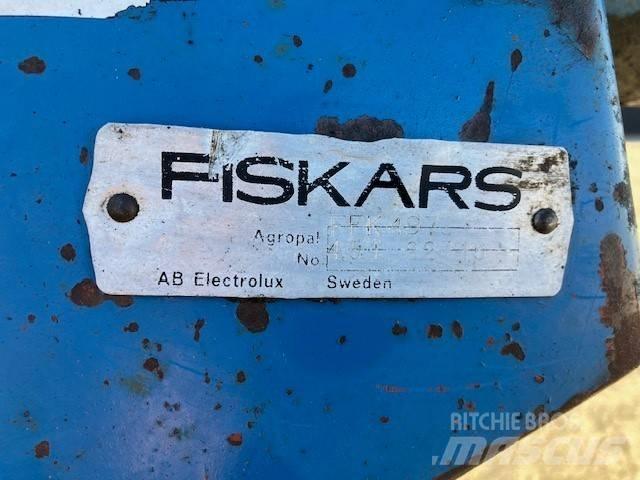 Fiskars FFK 497 Αναστρεφόμενα άροτρα