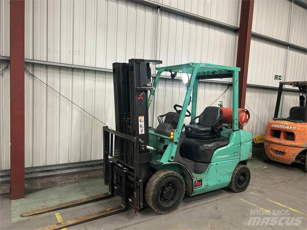 Mitsubishi FG25NT Περονοφόρα ανυψωτικά κλαρκ με φυσικό αέριο LPG