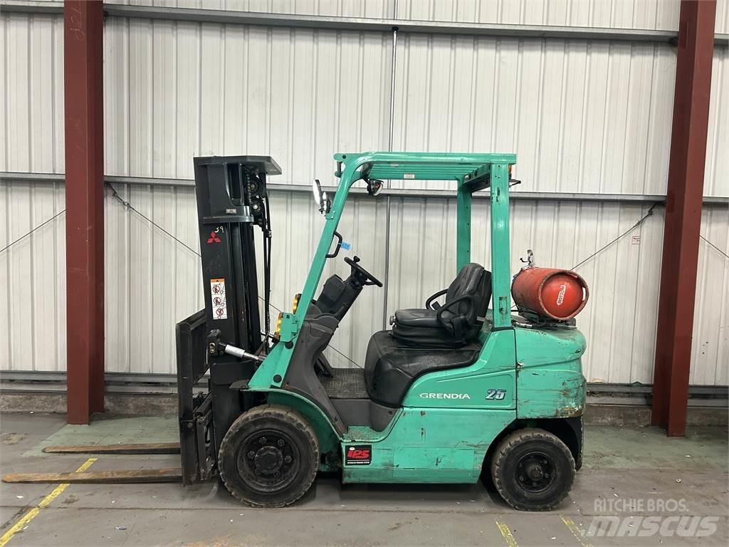 Mitsubishi FG25NT Περονοφόρα ανυψωτικά κλαρκ με φυσικό αέριο LPG