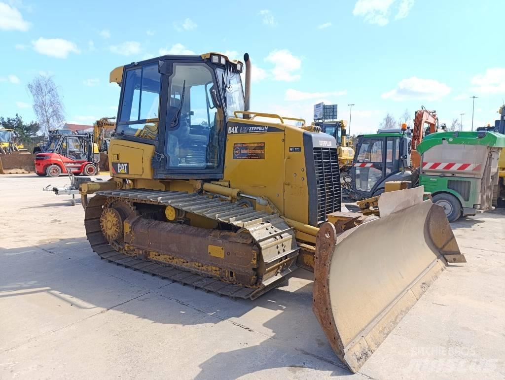 CAT D 4 K Μπουλντόζες με ερπύστριες