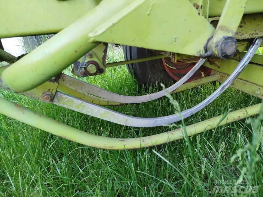 CLAAS Markant 52 Πρέσες τετράγωνων δεμάτων