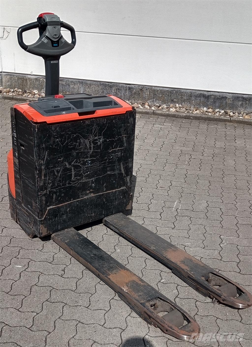 Toyota LWE 160 Παλετοφόρα πεζού χειριστή με ιστό