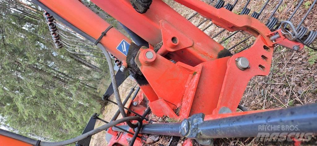 Kuhn GA 8121 Αναμοχλευτήρες