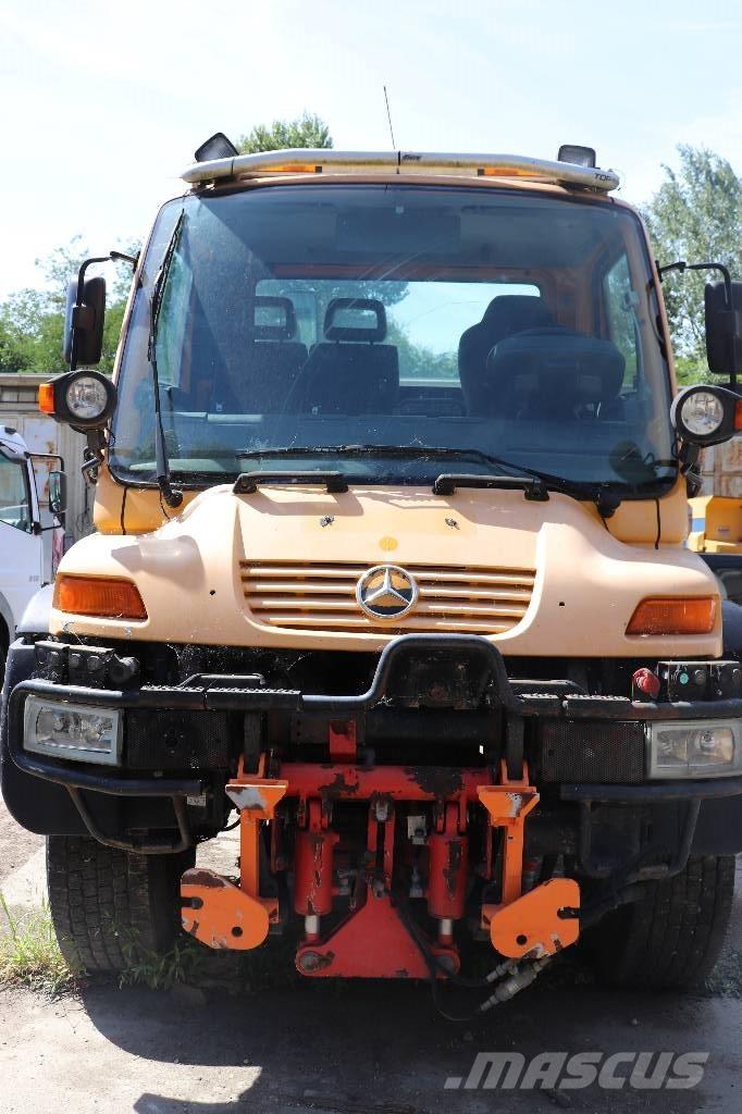 Unimog U400 Φορτηγά Kαρότσα με ανοιγόμενα πλαϊνά