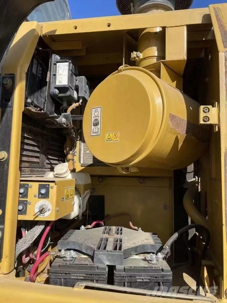 CAT 329 D2 Εκσκαφείς με ερπύστριες