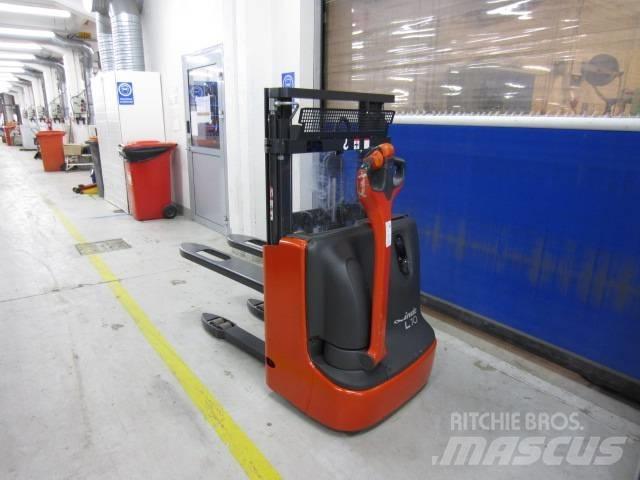 Linde L 10 Παλετοφόρα πεζού χειριστή με ιστό
