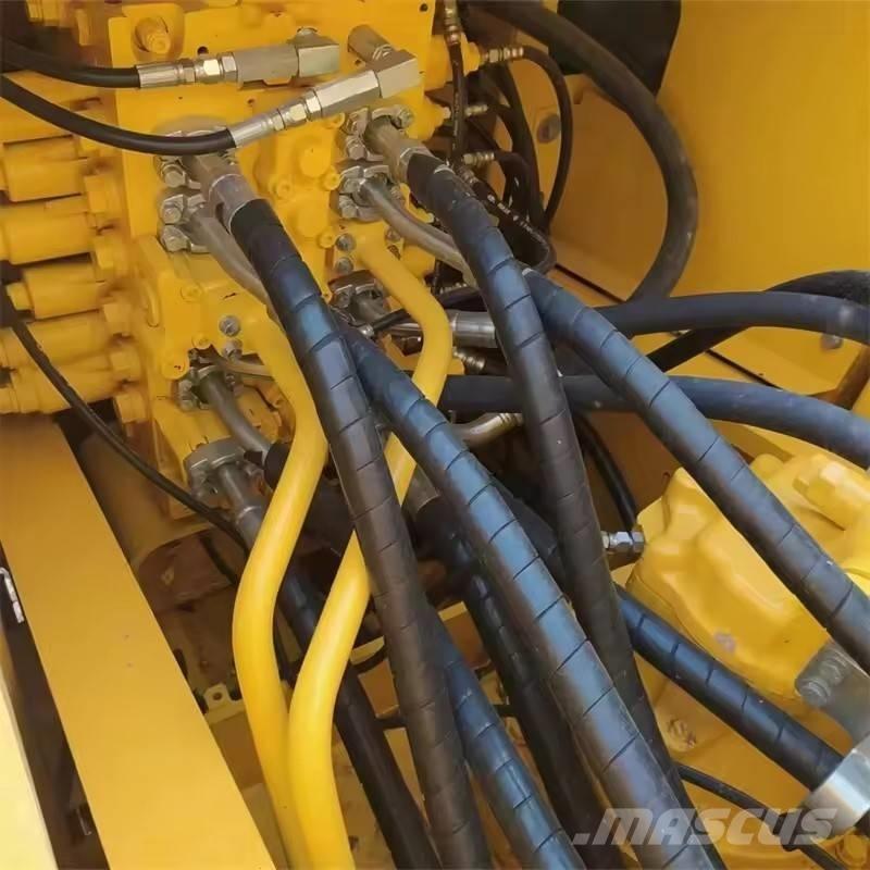 Komatsu PC 200 Εκσκαφείς με ερπύστριες