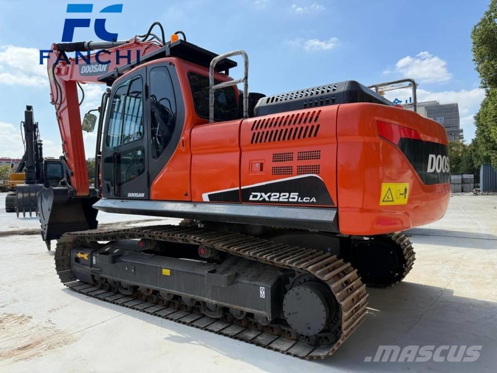 Doosan DX 225 LC Εκσκαφείς με ερπύστριες
