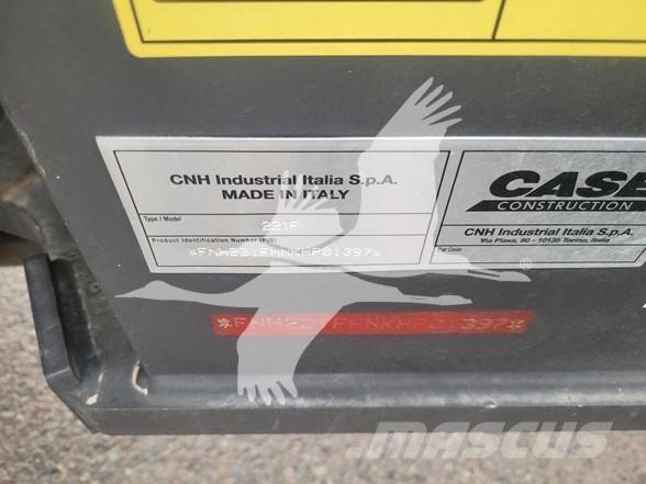 CASE 221F Φορτωτές με λάστιχα (Τροχοφόροι)