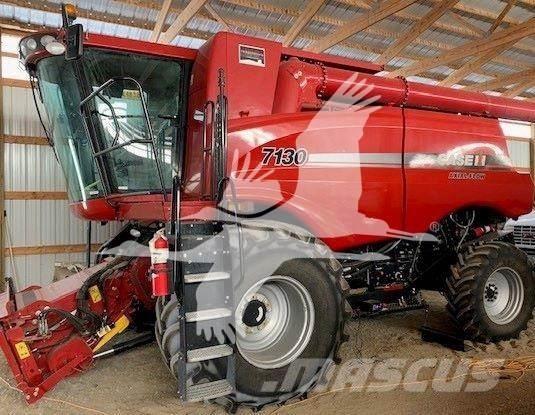 Case IH 7130 Θεριζοαλωνιστικές μηχανές