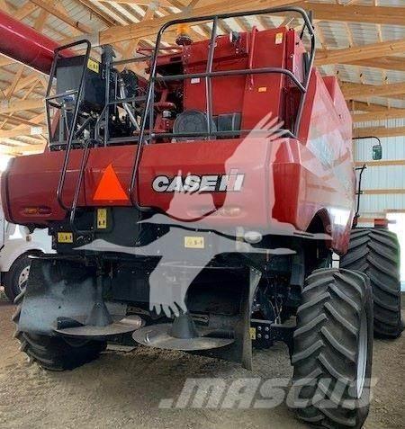 Case IH 7130 Θεριζοαλωνιστικές μηχανές