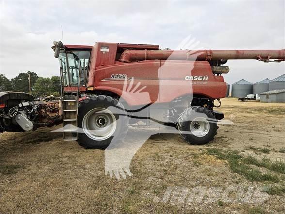 Case IH 8250 Θεριζοαλωνιστικές μηχανές