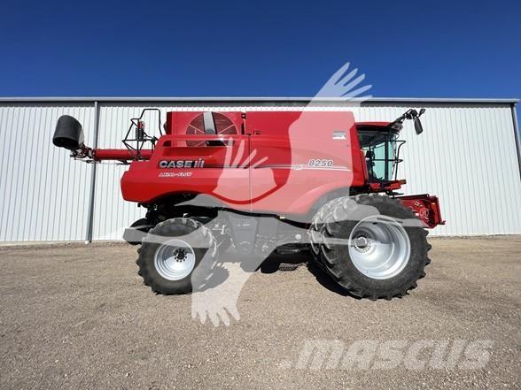 Case IH 8250 Θεριζοαλωνιστικές μηχανές
