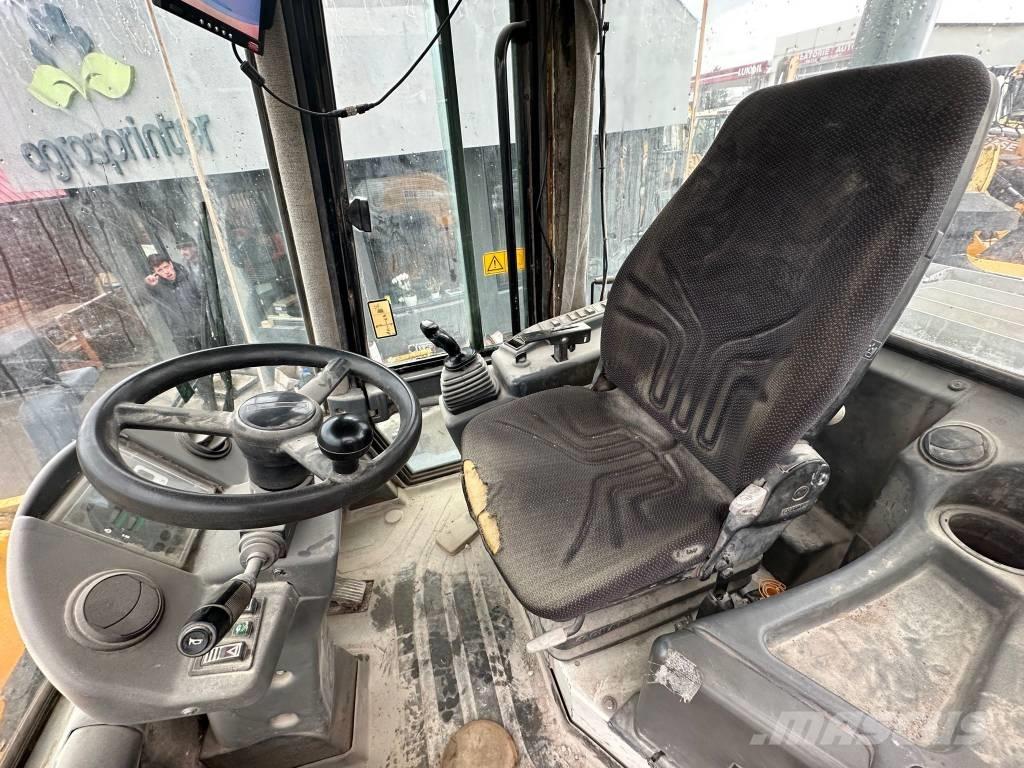 Liebherr L 524 Φορτωτές με λάστιχα (Τροχοφόροι)