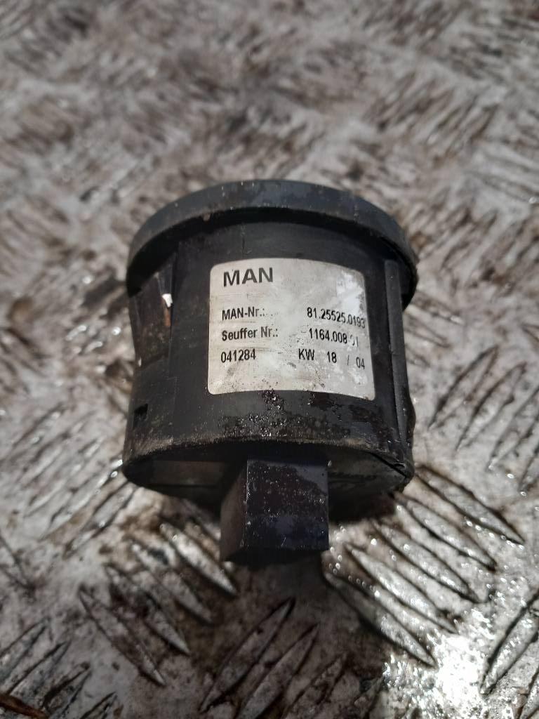 MAN TGA  81255250193 Καμπίνες και εσωτερικό