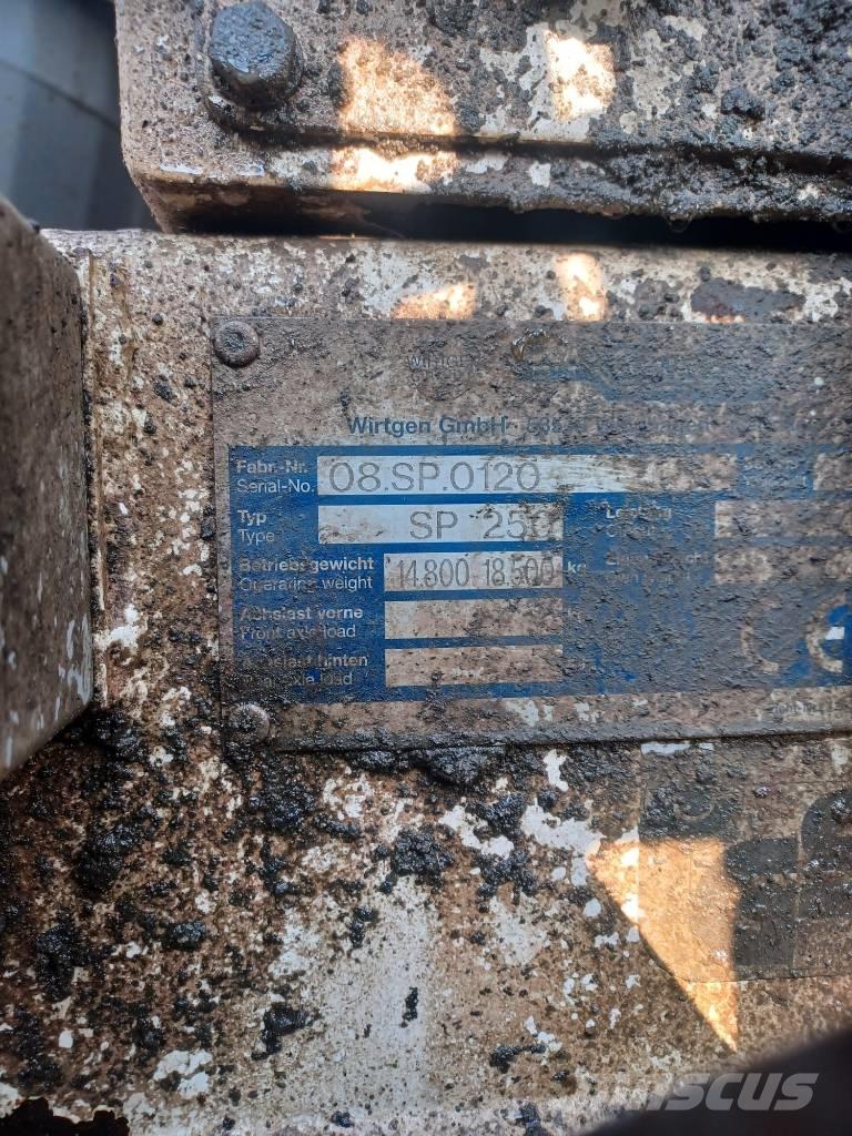 Wirtgen SP250 Καλούπωμα