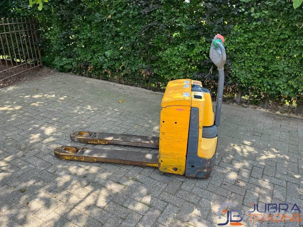 Jungheinrich EJE 118 Παλετοφόρα πεζού χειριστή με ιστό