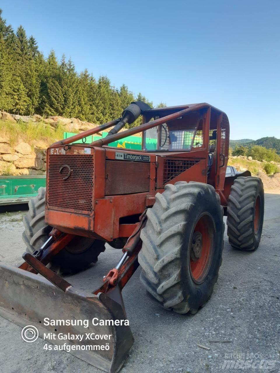 Timberjack 225 D Μετατοπιστές
