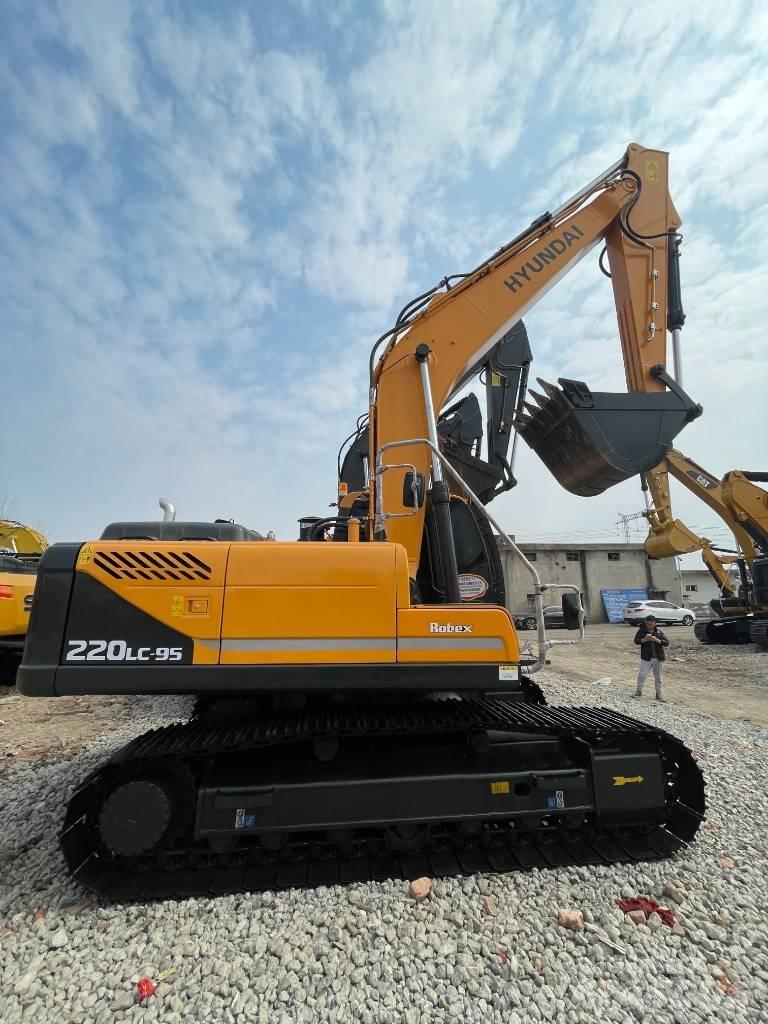 Hyundai 220 Εκσκαφείς με ερπύστριες