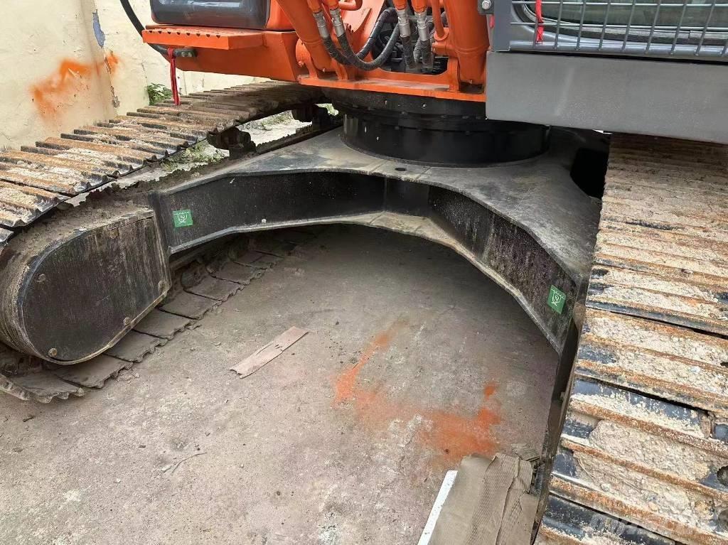 Hitachi ZX 210 Εκσκαφείς με ερπύστριες