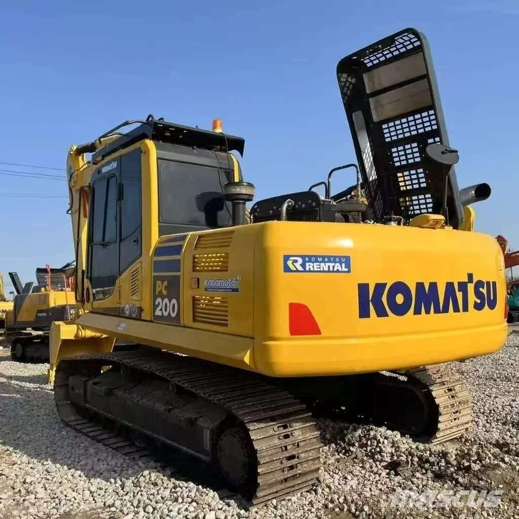 Komatsu PC 200 Εκσκαφείς με ερπύστριες