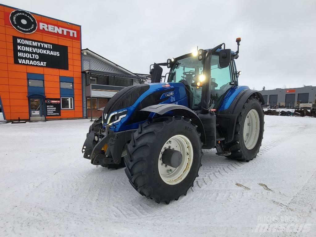 Valtra T 215 Τρακτέρ