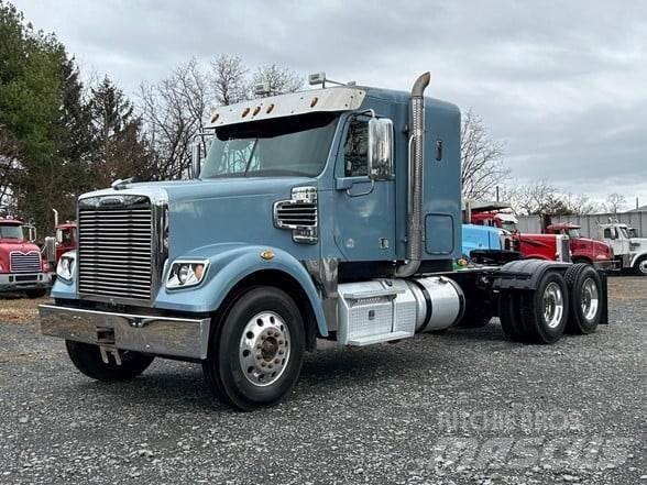 Freightliner 122SD Τράκτορες