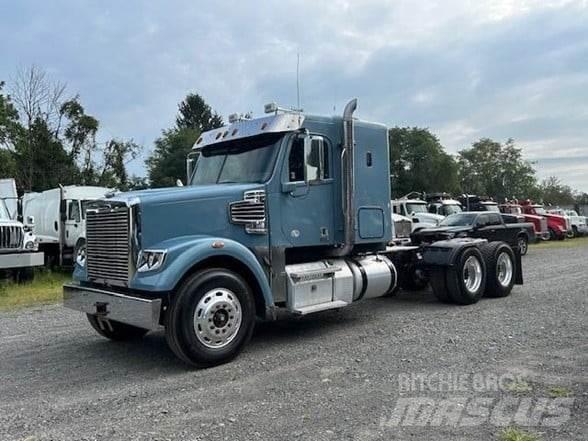 Freightliner 122SD Τράκτορες