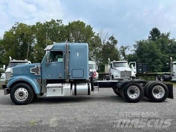 Freightliner 122SD Τράκτορες