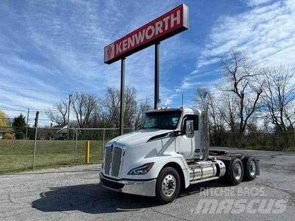 Kenworth T680 Τράκτορες
