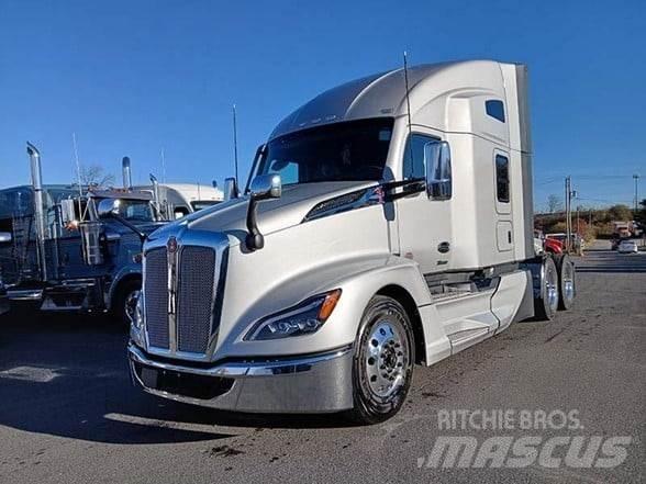 Kenworth T680 Τράκτορες