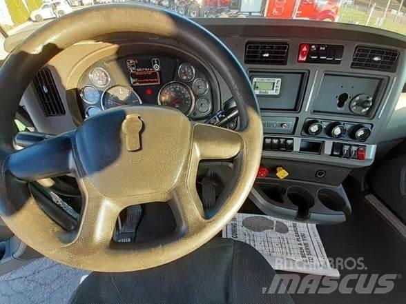 Kenworth T680 Τράκτορες