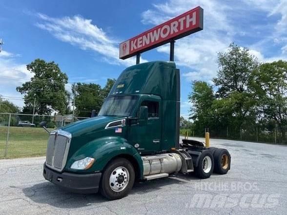 Kenworth T680 Τράκτορες