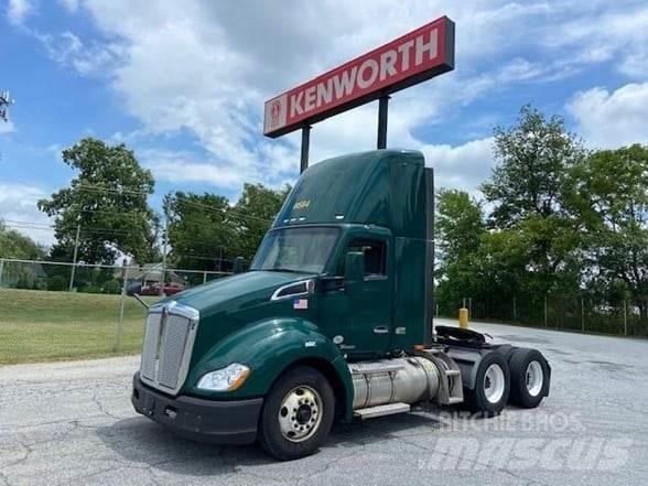 Kenworth T680 Τράκτορες