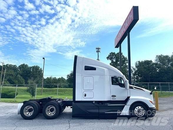 Kenworth T680 Τράκτορες