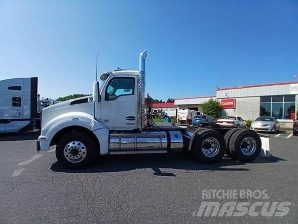 Kenworth T880 Τράκτορες