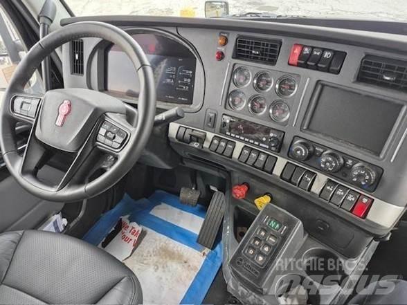 Kenworth T880 Φορτηγά Ανατροπή