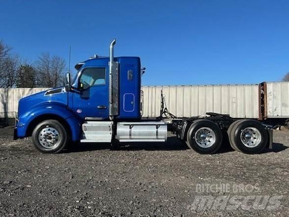Kenworth T880 Τράκτορες