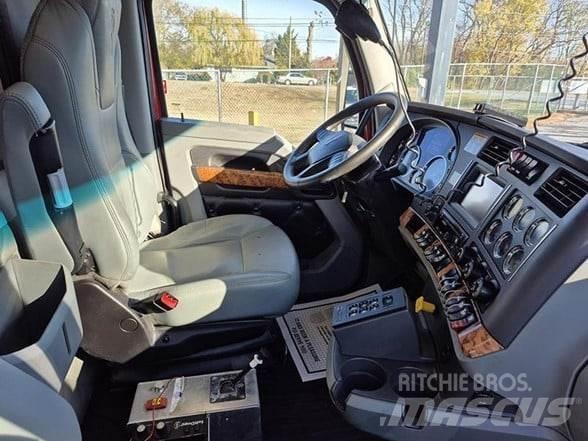 Kenworth T880 Φορτηγά Ανατροπή