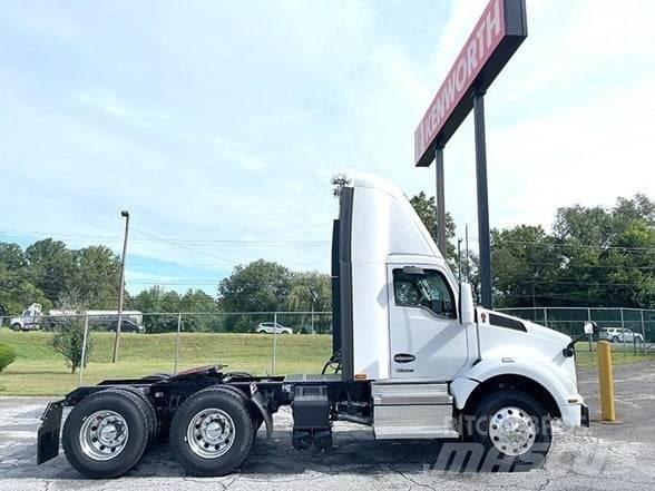 Kenworth T880 Τράκτορες