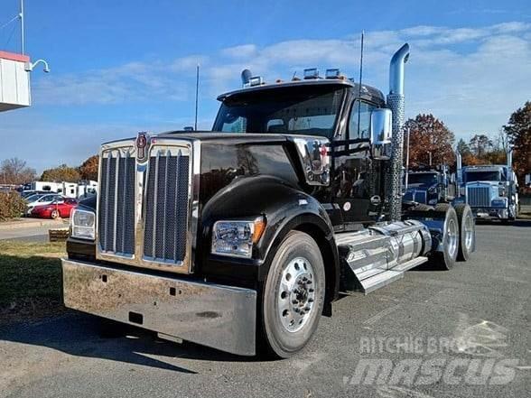 Kenworth W990 Τράκτορες