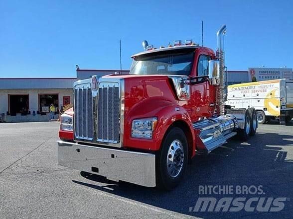 Kenworth W990 Τράκτορες