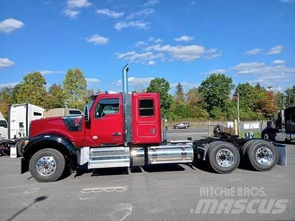 Kenworth W990 Τράκτορες