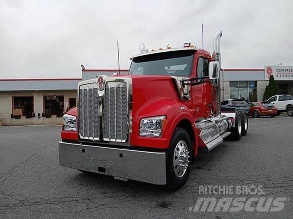 Kenworth W990 Τράκτορες