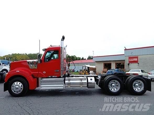 Kenworth W990 Τράκτορες