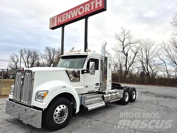 Kenworth W990 Τράκτορες