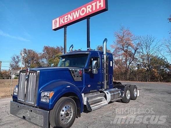 Kenworth W990 Τράκτορες